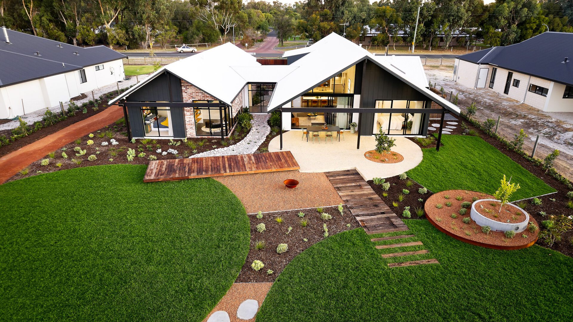 the daintree retreat and landscaped gardens