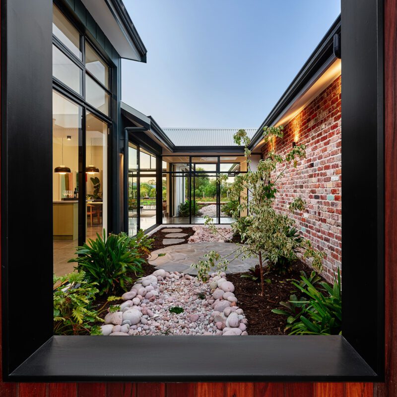 the daintree retreat courtyard