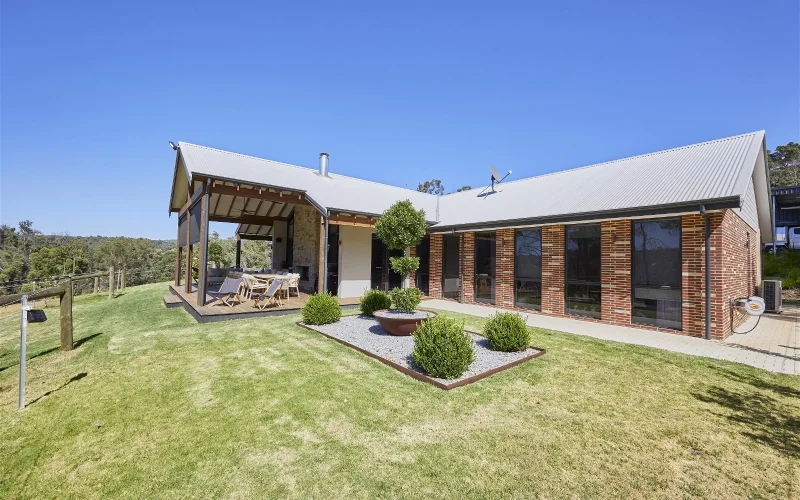 Best contract homes awrard winning home