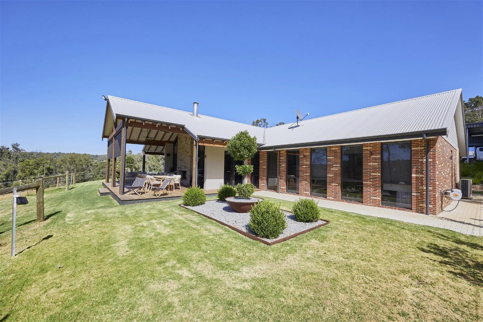 Best contract homes awrard winning home