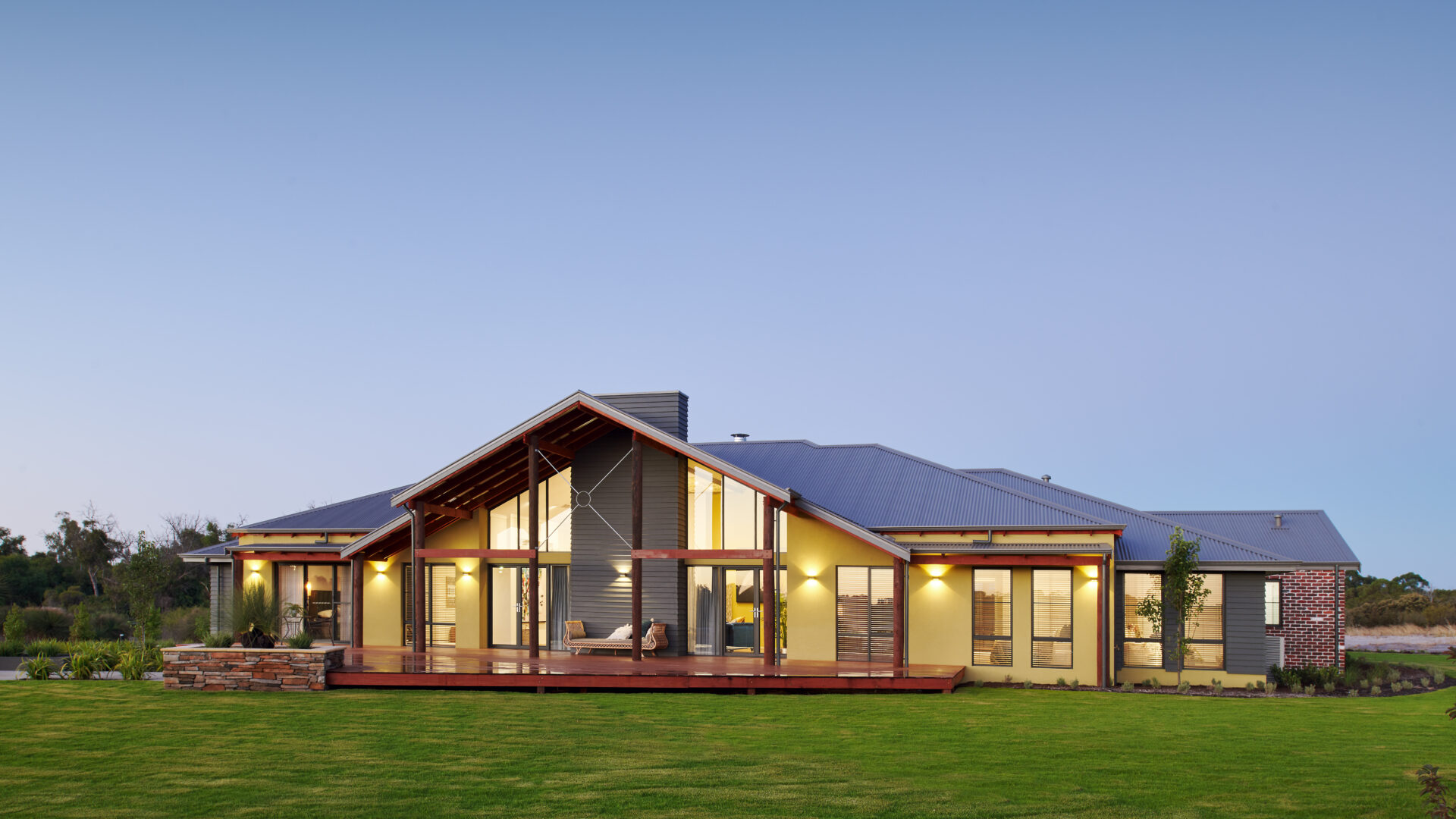 The hinterland retreat county home by rural building company